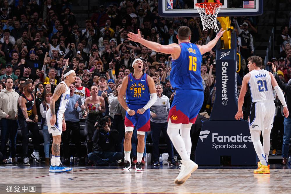 表现而闻名 表现而闻名